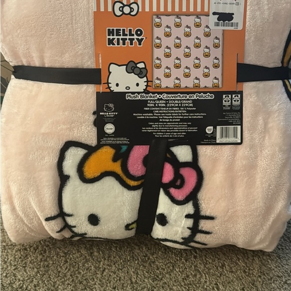 Pink hello kitty Halloween blanket hard to find NWT